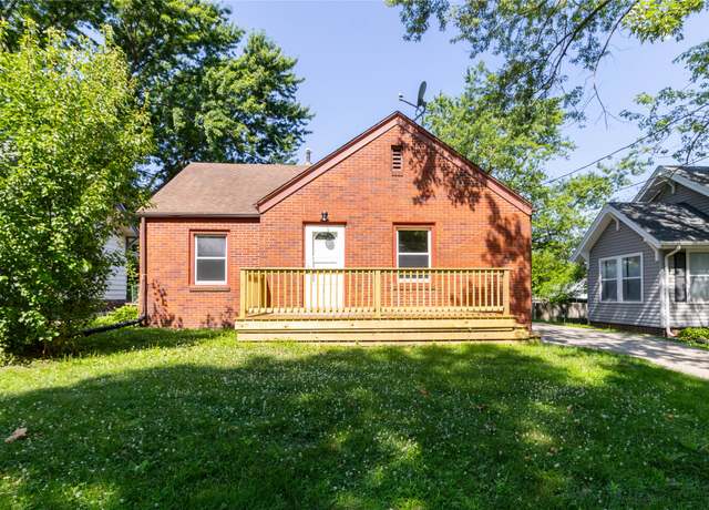Property at 3920 12th St, Des Moines, IA 50313, 2 beds, 1 bath