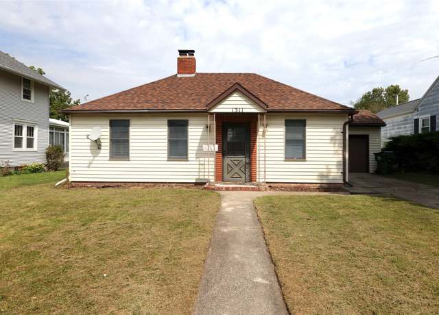 Property at 1311 Union St, Boone, IA 50036, 2 beds, 1 bath