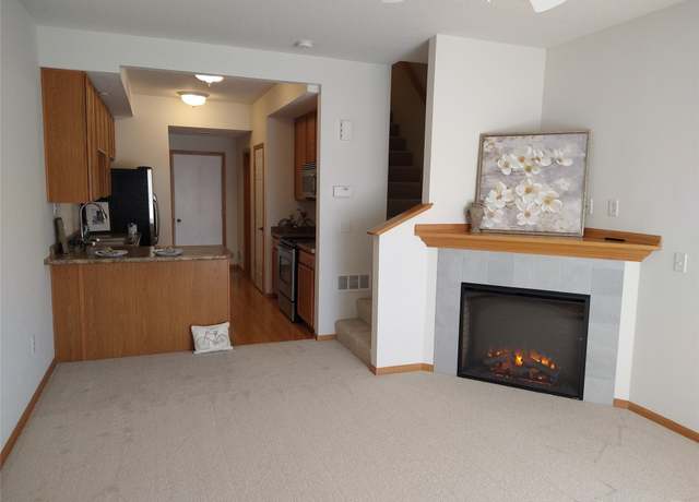 Property at 2200 Hart Ave #5, Des Moines, IA 50320, 2 beds, 2.5 baths