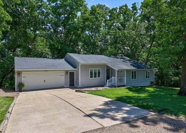 Property at 1491 Circle Dr, Knoxville, IA 50138, 4 beds, 2 baths