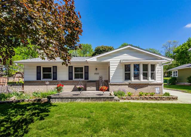 Property at 4900 Fairview Dr, Pleasant Hill, IA 50327, 3 beds, 2 baths