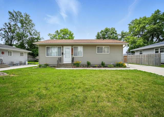 Property at 831 Jerlynn Ave, Des Moines, IA 50313, 3 beds, 1 bath
