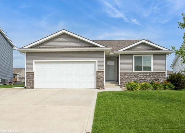 Property at 1325 NW Bunker Hill Dr, Waukee, IA 50263, 4 beds, 3 baths