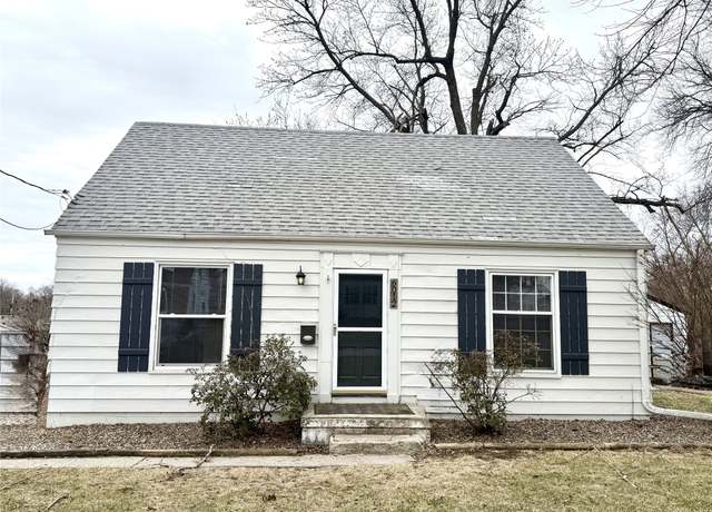 Property at 6012 College Ave, Des Moines, IA 50322, 3 beds, 1 bath