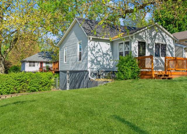 Property at 237 W 12th St S, Newton, IA 50208, 2 beds, 2 baths