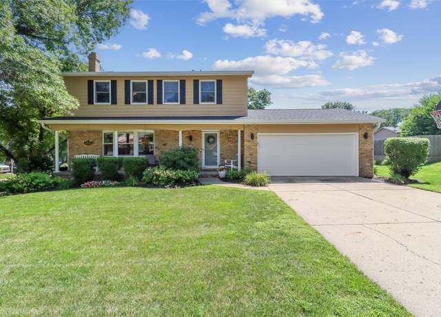 Property at 2004 Crown Flair Dr, West Des Moines, IA 50265, 4 beds, 2.5 baths