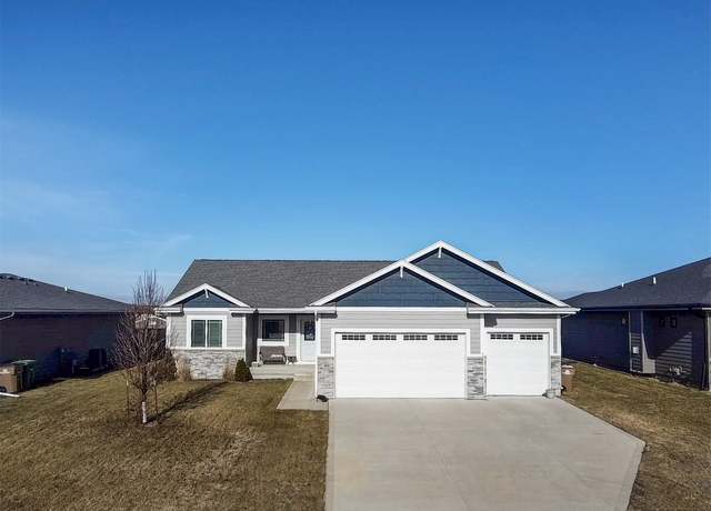 Property at 301 31st St SE, Altoona, IA 50009, 5 beds, 3 baths