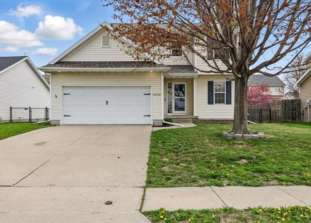 Property at 4316 124th St, Urbandale, IA 50323, 3 beds, 2.5 baths