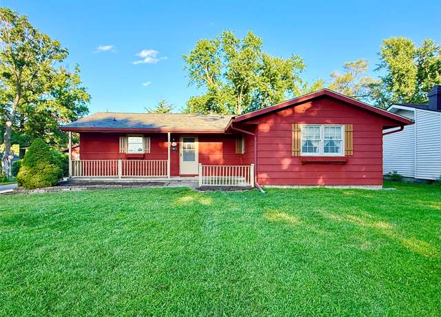 Property at 829 SE Bel Aire Rd, Ankeny, IA 50021, 3 beds, 2 baths