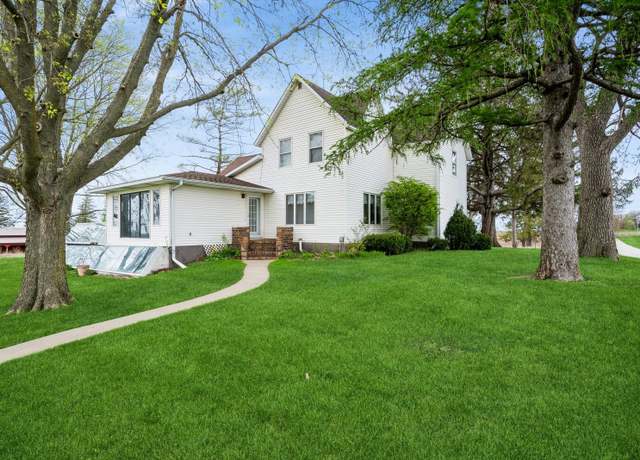 Property at 1580 S Ave, Traer, IA 50675, 4 beds, 1 bath