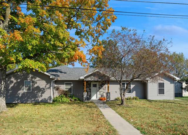 Property at 1600 S Main St, Albia, IA 52531, 4 beds, 2 baths