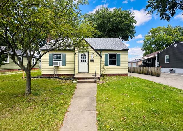 Property at 101 N Park Lane Dr, Knoxville, IA 50138, 2 beds, 1.5 baths