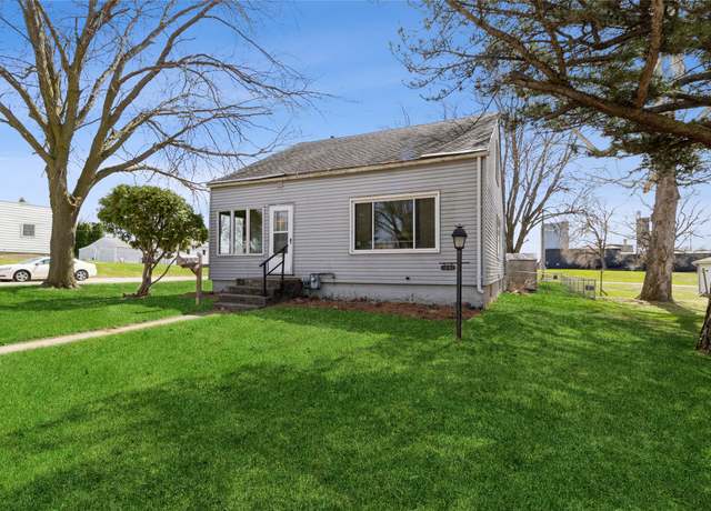 Property at 1536 13th St, Boone, IA 50036, 2 beds, 1 bath