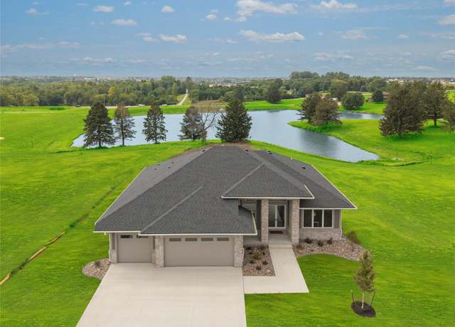 Property at 17406 Oakwood Dr, Urbandale, IA 50322, 3 beds, 3 baths
