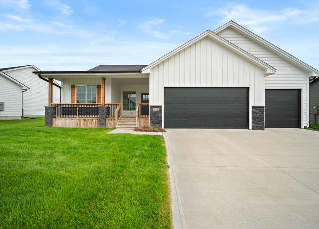 Property at 9083 Tatum Dr, West Des Moines, IA 50266, 4 beds, 3 baths