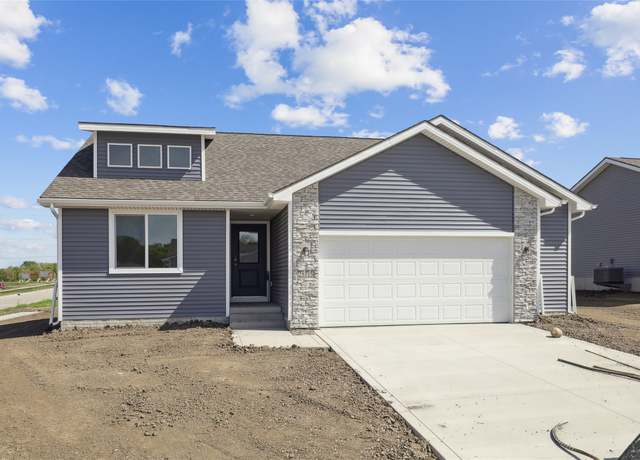Property at 25115 Bluebird Cir, Adel, IA 50003, 3 beds, 2 baths
