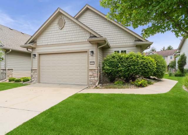 Property at 8808 Stonepointe Ln, Johnston, IA 50131, 3 beds, 3 baths
