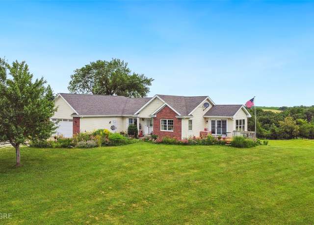 Property at 11091 Quaker Trl, Indianola, IA 50125, 3 beds, 3 baths