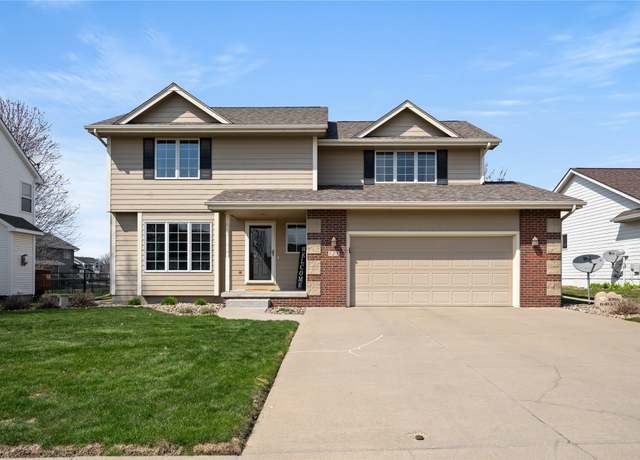 Property at 525 SE Prairie Park Ln, Waukee, IA 50263, 3 beds, 3.5 baths