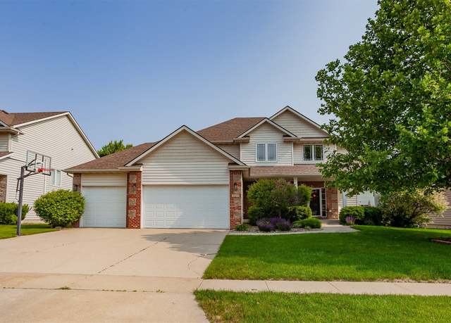 Property at 1008 NW 32nd St, Ankeny, IA 50023, 5 beds, 3.5 baths