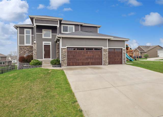 Property at 5325 162nd Ct, Urbandale, IA 50323, 5 beds, 3.5 baths