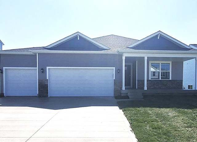 Property at 1044 Westridge St SW, Bondurant, IA 50035, 4 beds, 3 baths