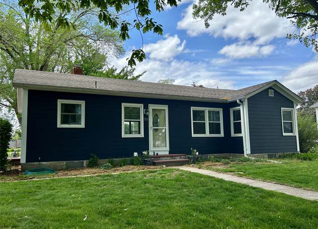 Property at 315 N 1st Ave, Huxley, IA 50124, 3 beds, 2 baths