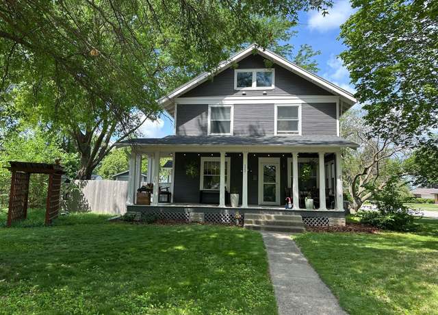 Property at 522 N 7th Ave, Winterset, IA 50273, 3 beds, 1.5 baths