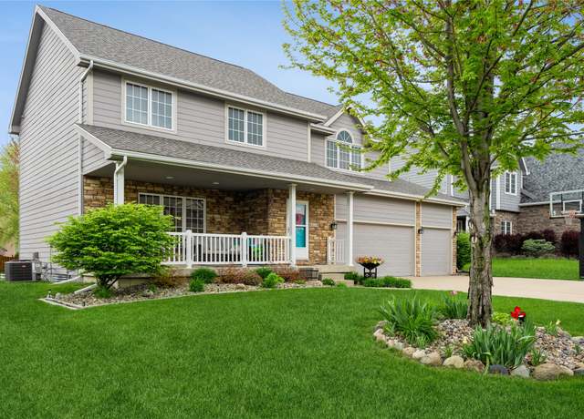 Property at 4110 Belair Dr, Urbandale, IA 50323, 4 beds, 2.5 baths