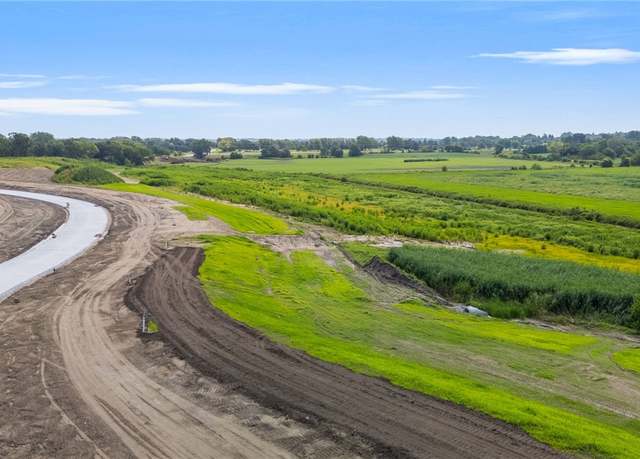 Property at 12056 NW Meadow Springs Dr, Johnston, IA 50131