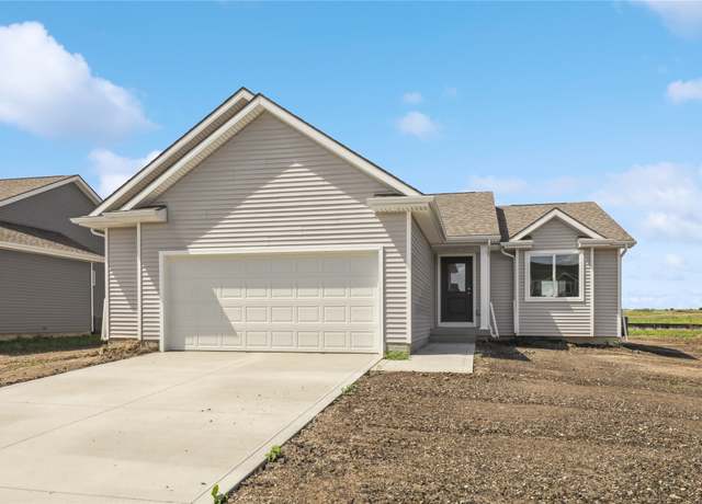 Property at 2008 White Oak Ln, Granger, IA 50109, 3 beds, 2 baths