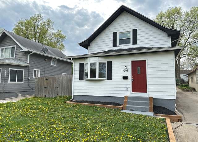 Property at 736 38th St, Des Moines, IA 50312, 5 beds, 3 baths