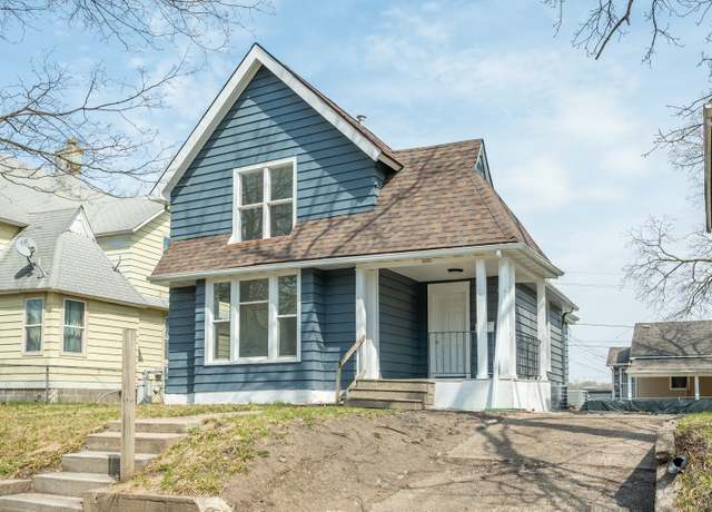 Property at 1303 22nd St, Des Moines, IA 50311, 4 beds, 2 baths