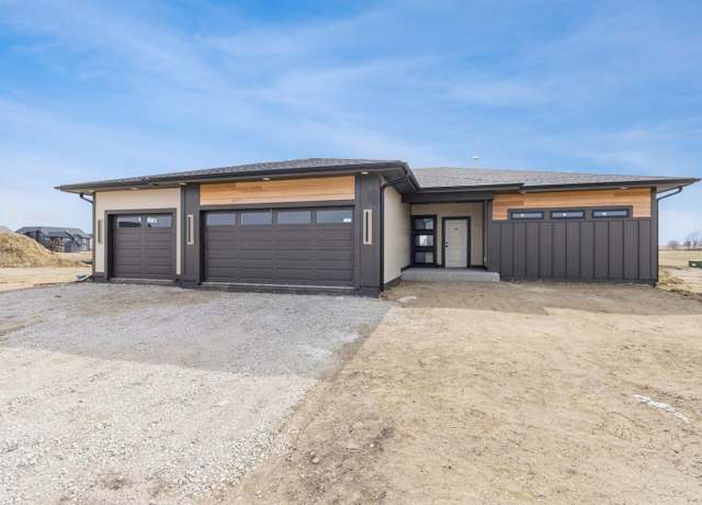 Property at 1100 Lakeview Cir NW, Bondurant, IA 50035, 5 beds, 3 baths