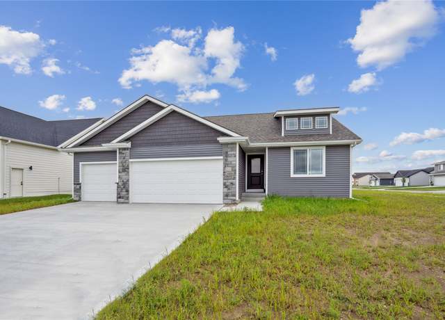 Property at 3406 NW 28th St, Ankeny, IA 50023, 3 beds, 2 baths