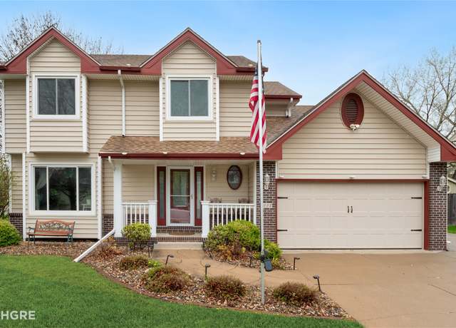 Property at 1002 NW Cedarwood Dr, Ankeny, IA 50023, 4 beds, 3.5 baths