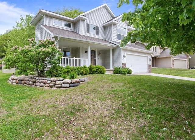 Property at 2975 Twana Dr, Des Moines, IA 50310, 3 beds, 2.5 baths