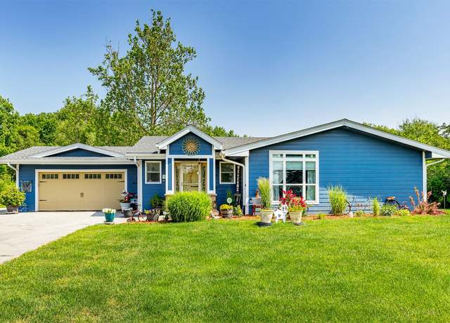 Property at 6912 SE Vandalia Dr, Pleasant Hill, IA 50327, 3 beds, 3 baths