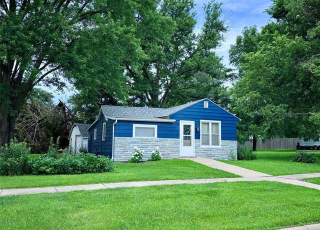 Property at 2003 Carroll St, Boone, IA 50036, 2 beds, 1 bath