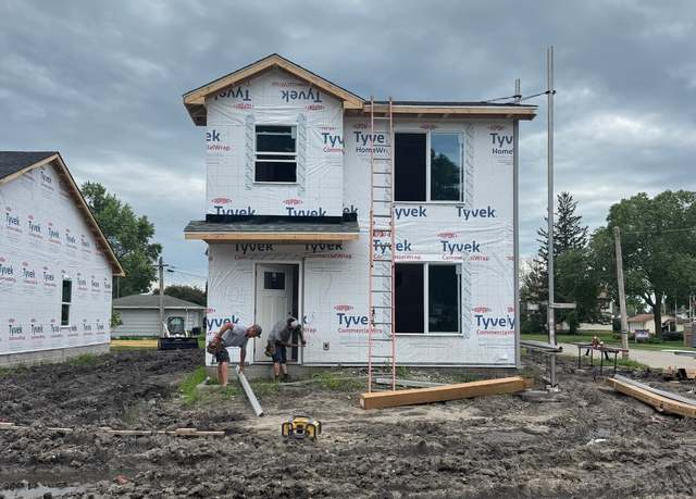 Property at 108 3rd Ave, Slater, IA 50244, 3 beds, 2.5 baths
