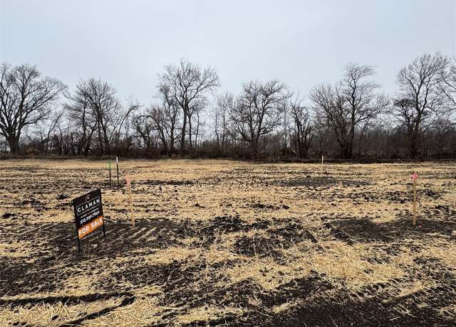 Property at 17543 North Valley Dr, Urbandale, IA 50322