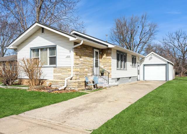 Property at 1602 N 2nd Ave W, Newton, IA 50208, 2 beds, 1 bath