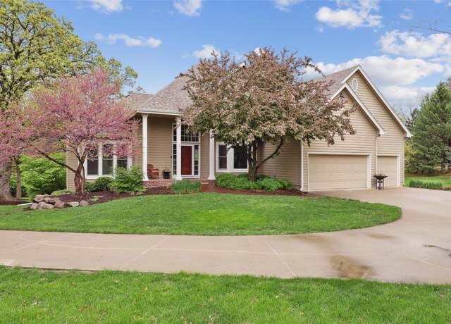 Property at 980 SE Browns Woods Dr, West Des Moines, IA 50265, 4 beds, 3.5 baths