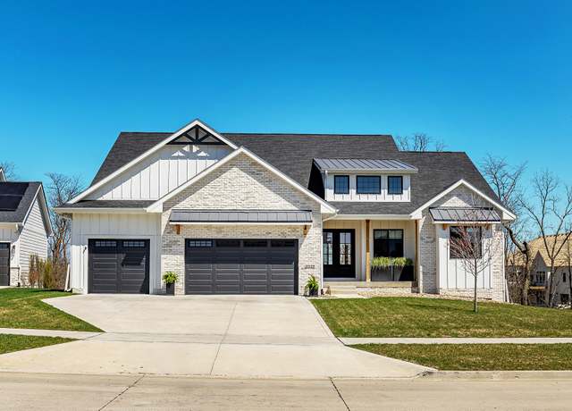 Property at 2525 Belmont Blvd, Waukee, IA 50263, 5 beds, 3.5 baths