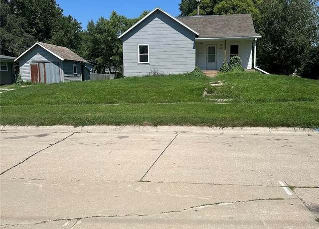Property at 1510 16th Ave, Eldora, IA 50627, 1 bed, 1 bath