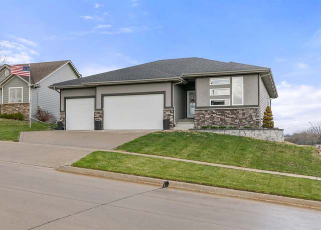 Property at 107 S 19th Ct, Indianola, IA 50125, 4 beds, 3 baths