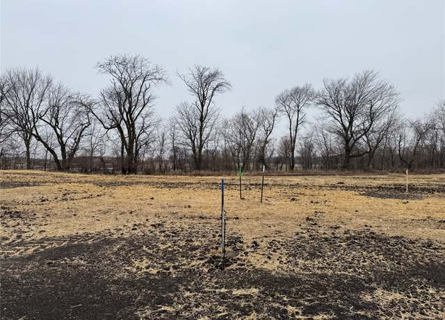 Property at 5008 176th St, Urbandale, IA 50322