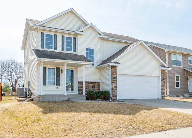 Property at 9384 Red Sunset Dr, West Des Moines, IA 50266, 4 beds, 2.5 baths