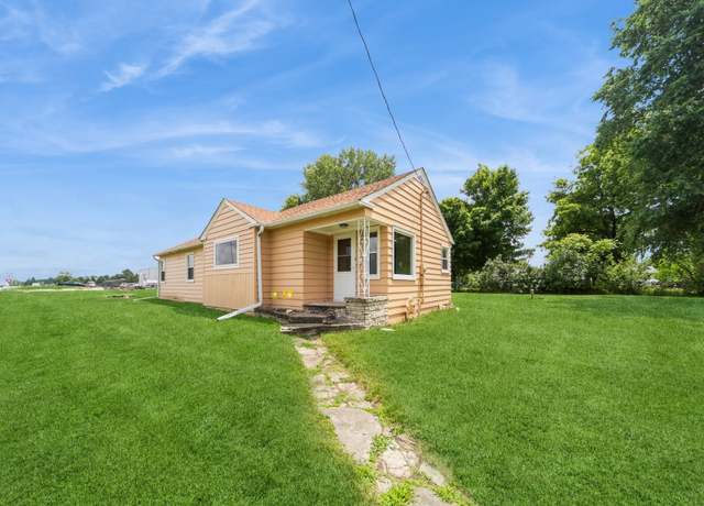 Property at 1213 N 15th Ave E, Newton, IA 50208, 4 beds, 1.5 baths