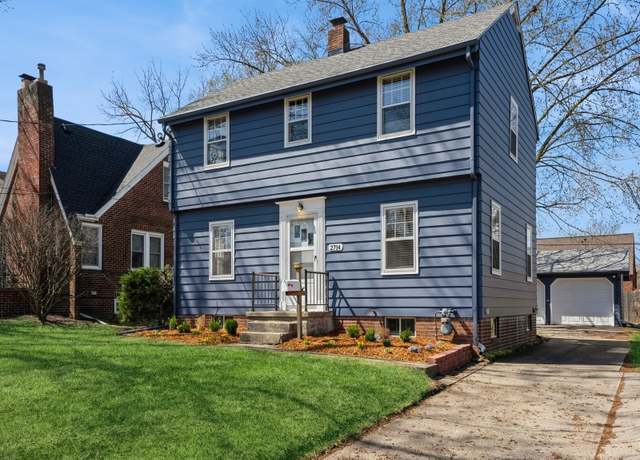 Property at 2714 41st Pl, Des Moines, IA 50310, 4 beds, 1.5 baths